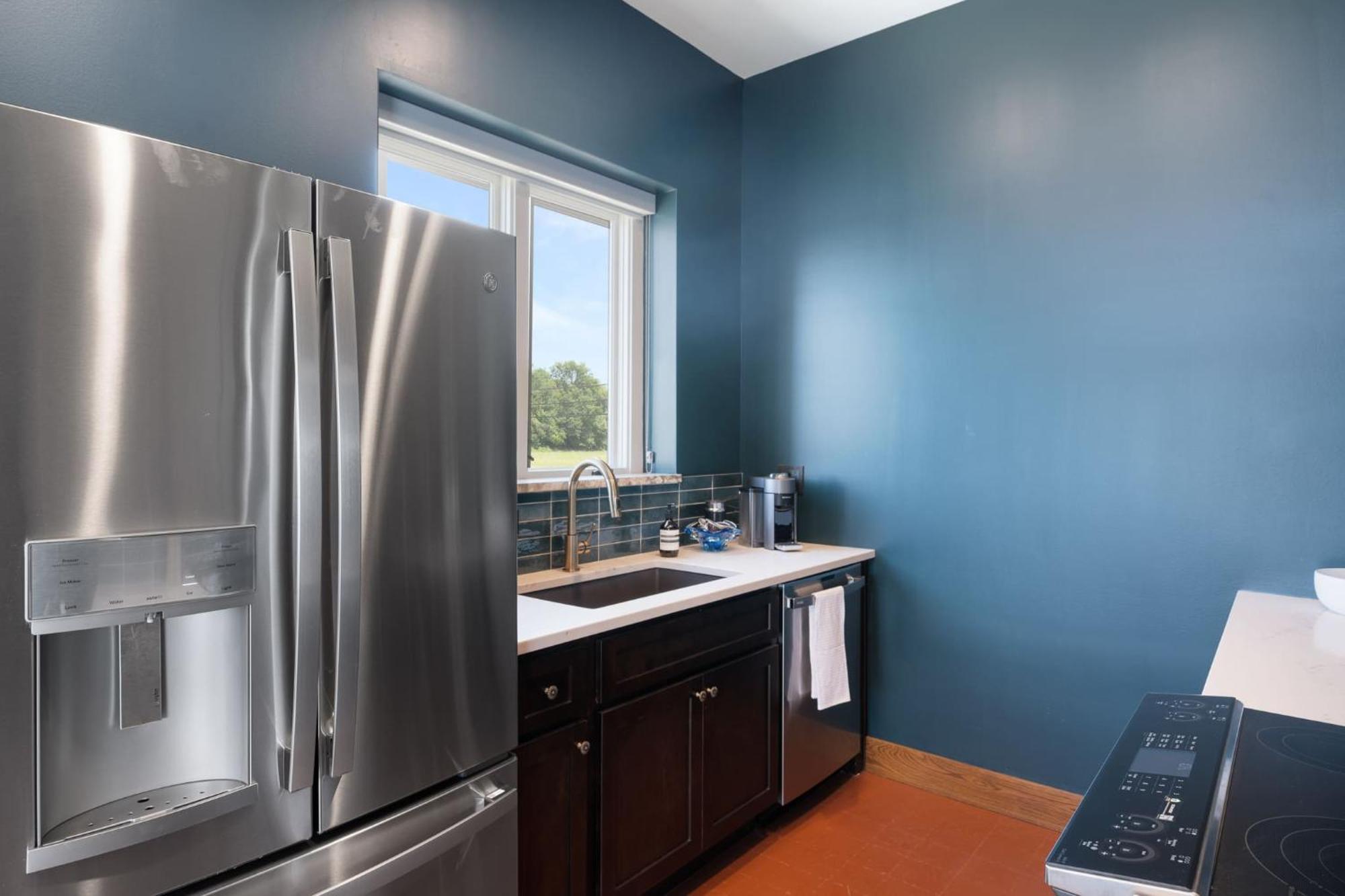 Top-floor Riverside Retreat Timeless Charm & Views * Louisville